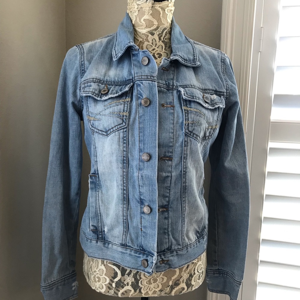 Aeropostale (M) Women’s Distressed Denim Jacket